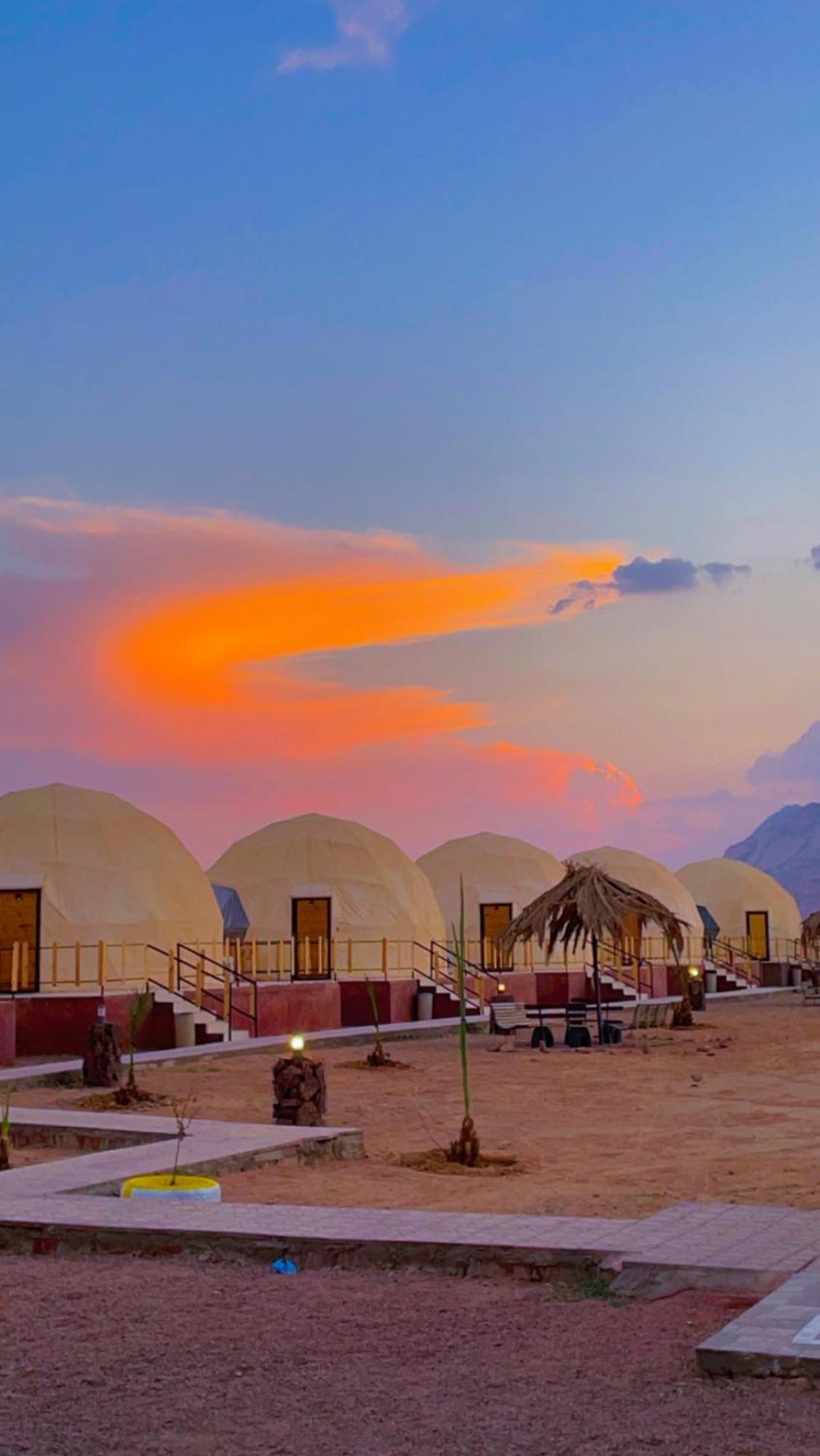 Adel Rum Camp Bubbles Wadi Rum Exterior foto